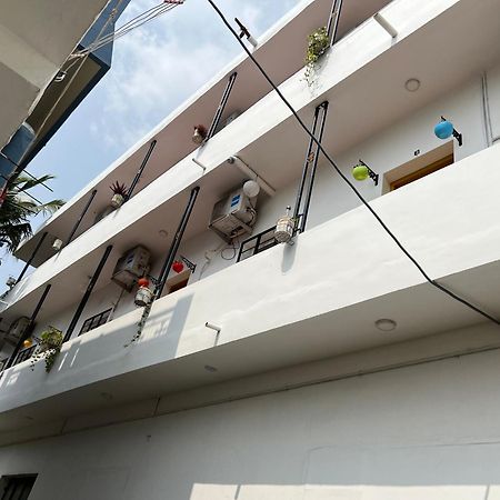 Kavieya Residency Hotel Pūrnānkuppam Екстериор снимка