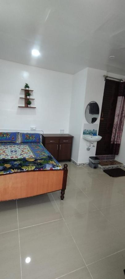 Kavieya Residency Hotel Pūrnānkuppam Екстериор снимка