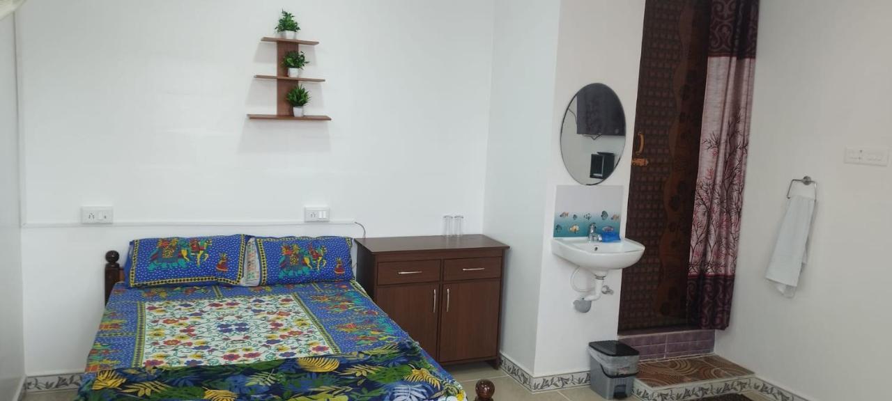 Kavieya Residency Hotel Pūrnānkuppam Екстериор снимка