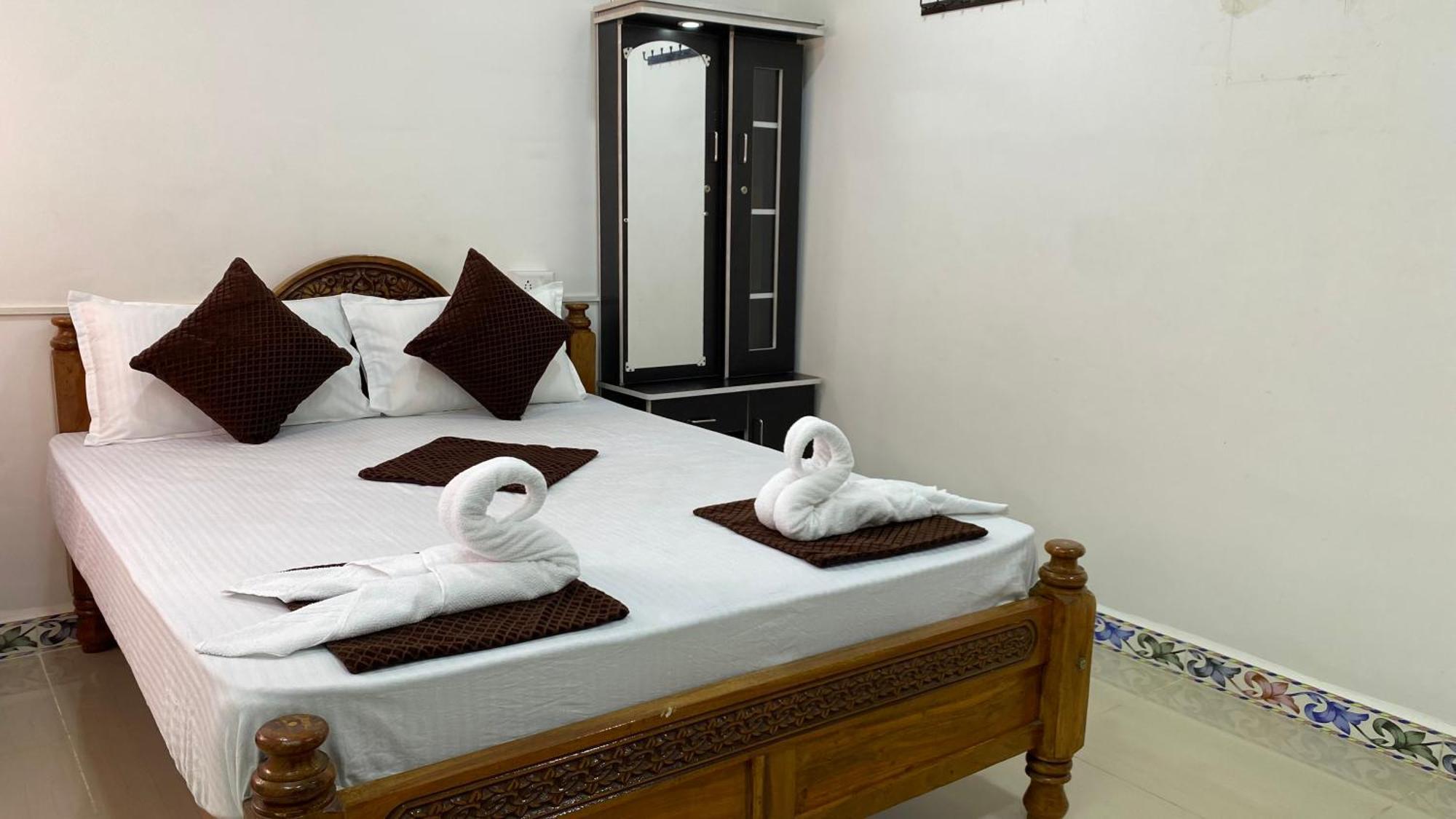 Kavieya Residency Hotel Pūrnānkuppam Екстериор снимка
