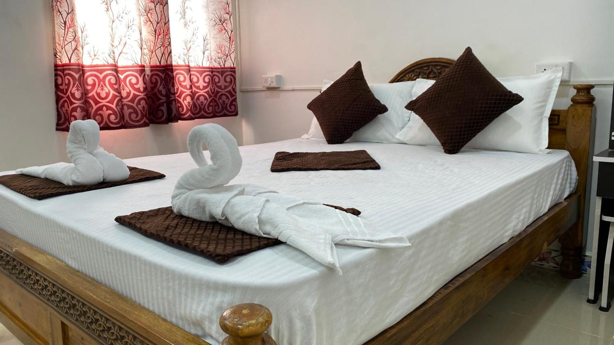 Kavieya Residency Hotel Pūrnānkuppam Екстериор снимка